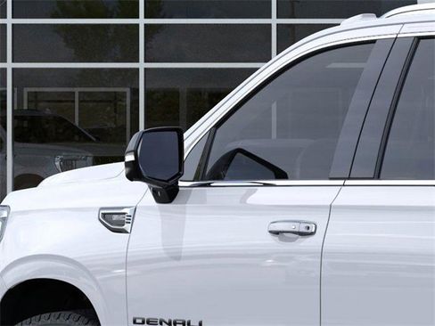 New 2026 GMC Yukon XL Denali w/ Denali Reserve Package image 12