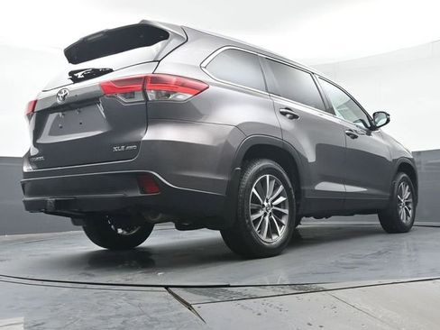 Certified 2019 Toyota Highlander XLE image 36