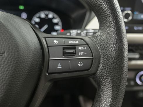 Used 2023 Honda HR-V LX image 19