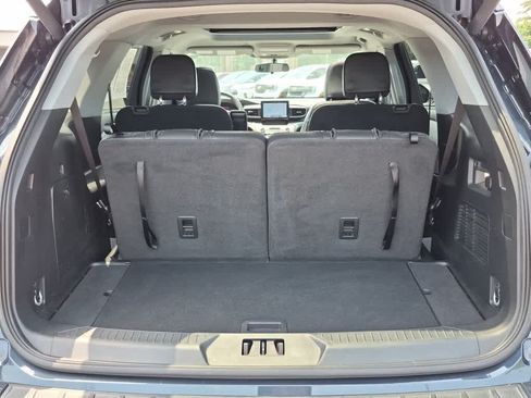 Used 2023 Ford Explorer XLT w/ Equipment Group 202A AWD/4WD image 23