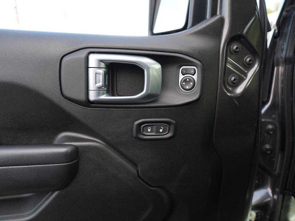 Used 2021 Jeep Wrangler Unlimited Sport AWD/4WD image 17