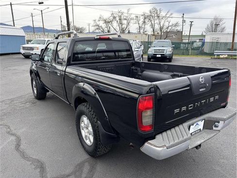 Used 2003 Nissan Frontier SVE image 3
