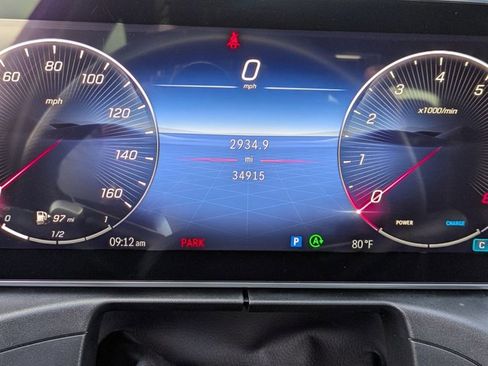 Used 2024 Mercedes-Benz C 300 Sedan image 9