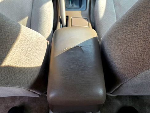 Used 2000 Toyota Camry LE FWD image 23