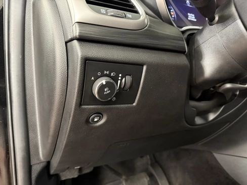 Used 2019 Jeep Grand Cherokee Altitude AWD/4WD image 17