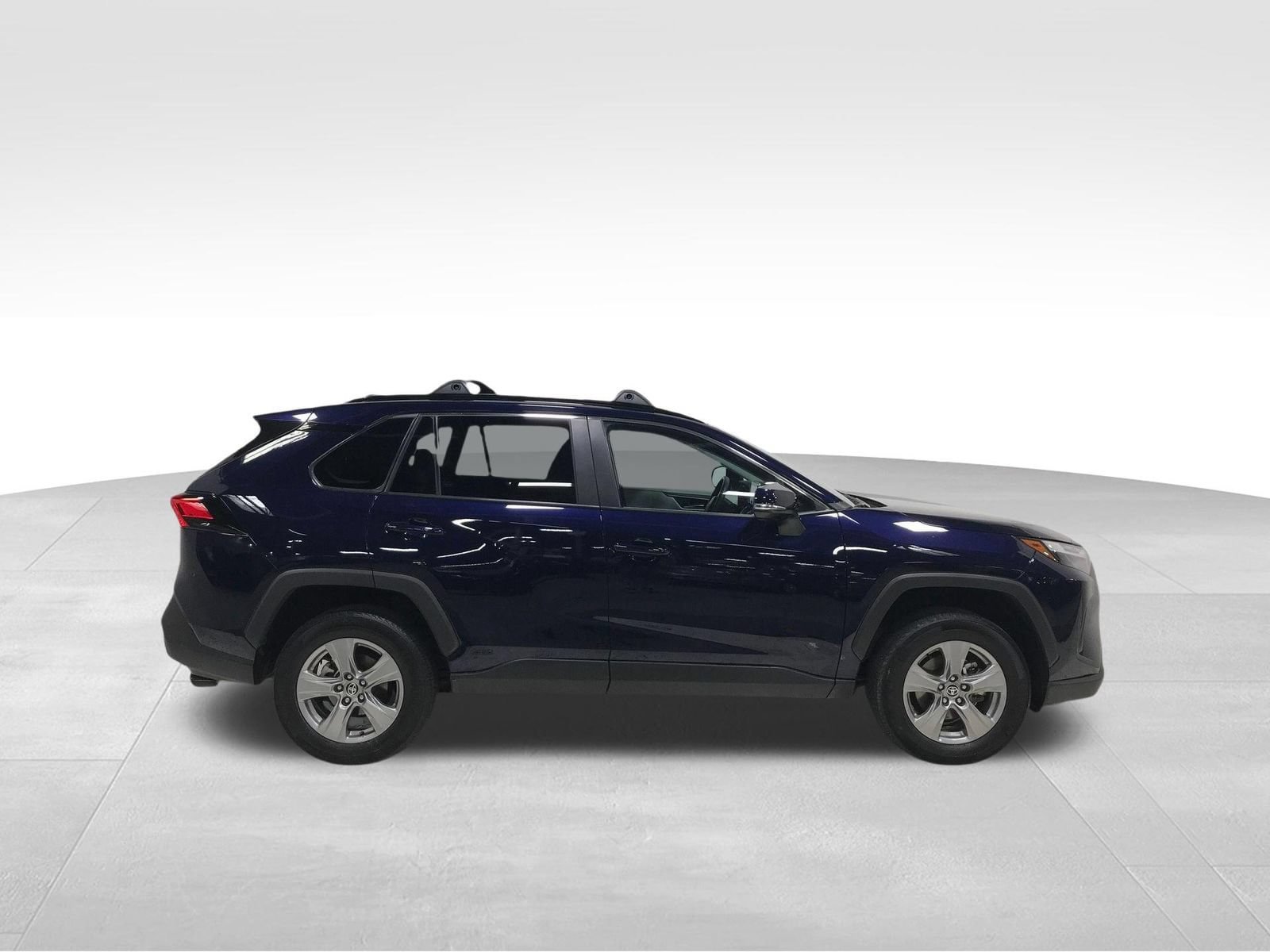 Used 2023 Toyota RAV4 XLE w/ Convenience Package AWD/4WD image 4