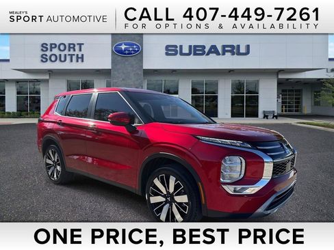 Used 2025 Mitsubishi Outlander SE image 1