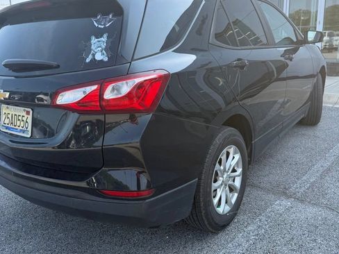 Used 2020 Chevrolet Equinox LS w/ LS Convenience Package FWD image 2