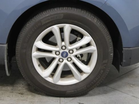 Used 2019 Ford Edge SEL w/ Equipment Group 201A FWD image 12