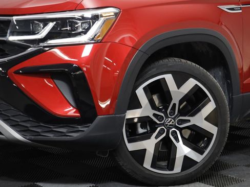 Used 2023 Volkswagen Taos SEL image 3