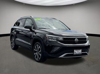Used 2023 Volkswagen Taos SE w/ Panoramic Sunroof Package image 1