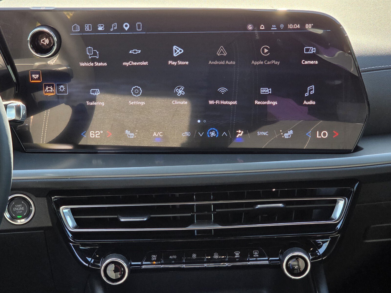 New 2027 Chevrolet Traverse LT w/ Driver Confidence Package FWD image 9
