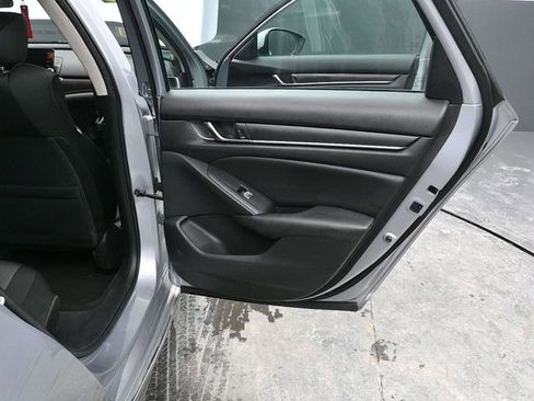 Used 2020 Honda Accord EX image 11