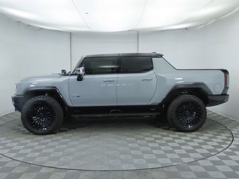 Used 2024 GMC Hummer EV 3X w/ LPO, Illumination Package image 8