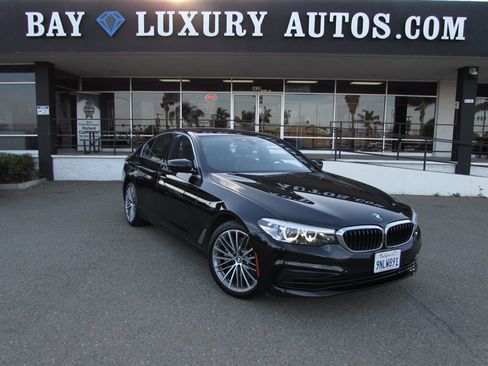 Used 2020 BMW 530i xDrive AWD/4WD image 1