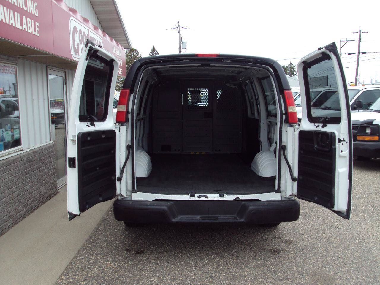 Used 2013 Chevrolet Express 1500 AWD image 7