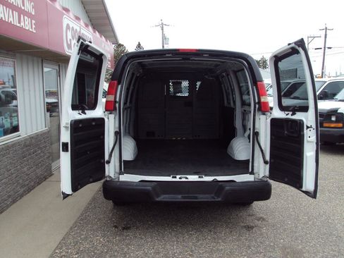 Used 2013 Chevrolet Express 1500 AWD image 7