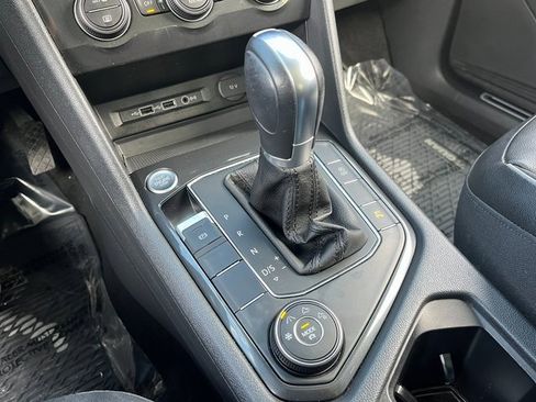 Certified 2019 Volkswagen Tiguan SEL Premium image 26