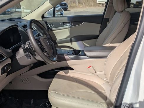 Used 2020 Lincoln Nautilus Reserve image 14