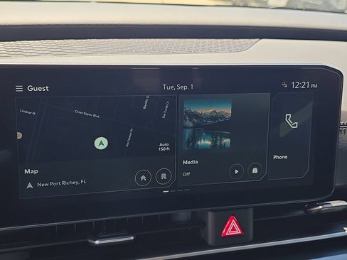 New 2027 Kia Carnival LX FWD image 23