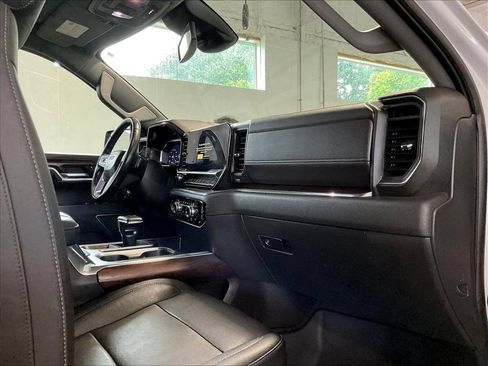 Used 2023 GMC Sierra 1500 SLT w/ SLT Premium Package AWD/4WD image 14