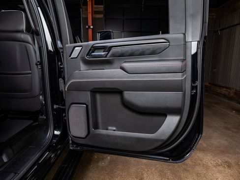 Used 2025 GMC Sierra 2500 AT4X image 39