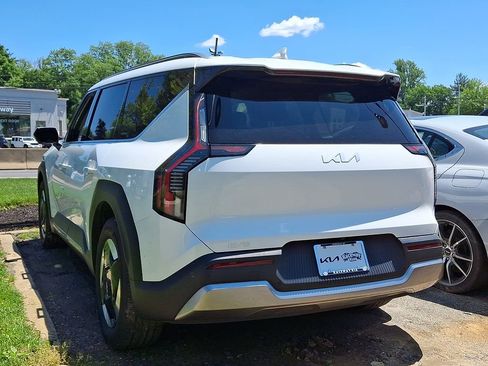 Certified 2024 Kia EV9 Wind AWD/4WD image 5