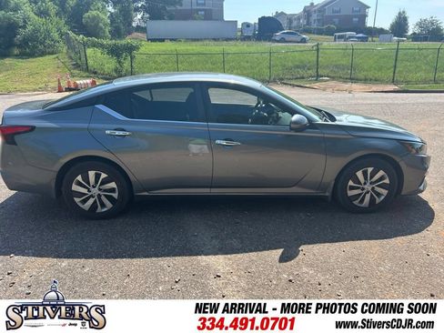 Used 2022 Nissan Altima 2.5 S FWD image 10