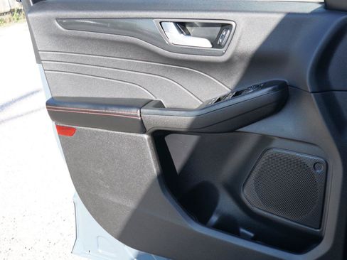 Used 2025 Ford Escape ST-Line w/ Equipment Group 301A FWD image 19