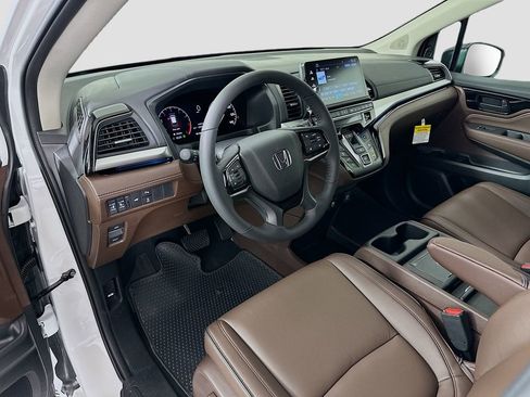 New 2026 Honda Odyssey Touring image 9