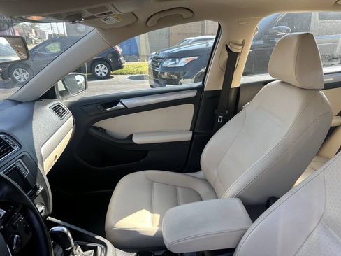 Used 2017 Volkswagen Jetta SE FWD image 20