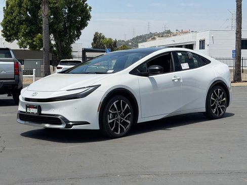 New 2026 Toyota Prius Plug-In Hybrid FWD image 5