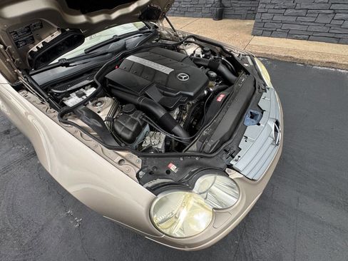 Used 2005 Mercedes-Benz SL 500 w/ AMG Sport Pkg image 31