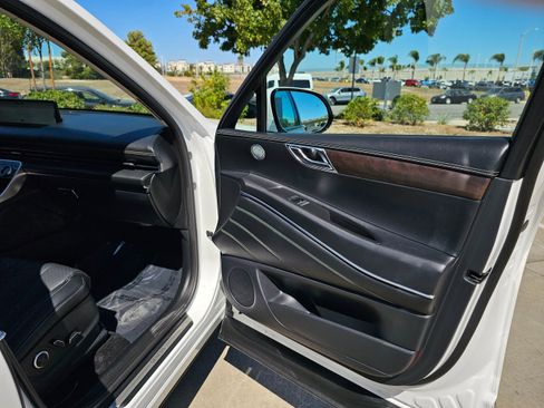 Used 2024 Genesis GV80 2.5T image 32