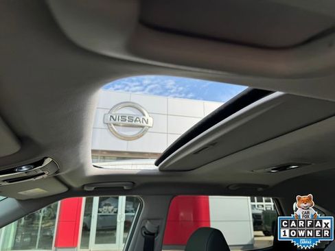 Used 2025 Kia Seltos SX w/ SX Sunroof Package image 2