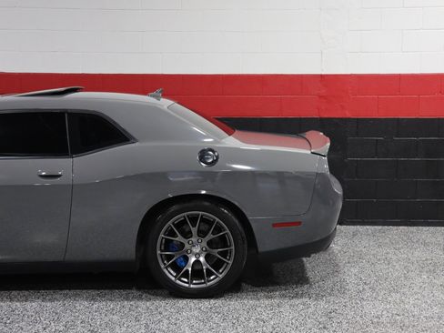 Used 2017 Dodge Challenger SRT image 22