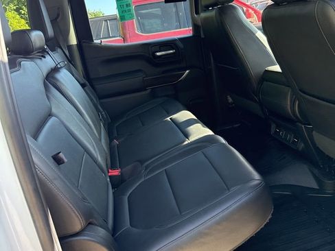 Used 2019 GMC Sierra 1500 SLT w/ X31 Off-Road Package AWD/4WD image 19