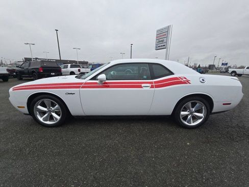 Used 2014 Dodge Challenger R/T image 6