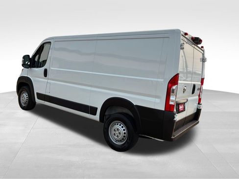 Used 2025 RAM ProMaster 2500 w/ Convenience Group FWD image 3