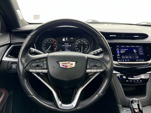 Used 2022 Cadillac XT6 Premium Luxury image 41
