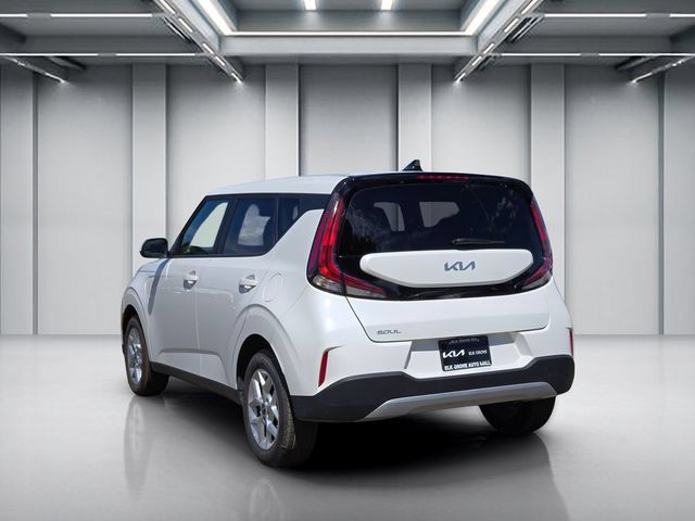 Used 2025 Kia Soul LX w/ LX Technology Package FWD image 6