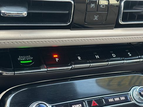 Used 2022 Lincoln Nautilus Reserve w/ Luxury Package image 20