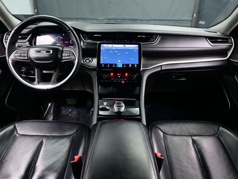 Used 2022 Jeep Grand Cherokee Limited image 17