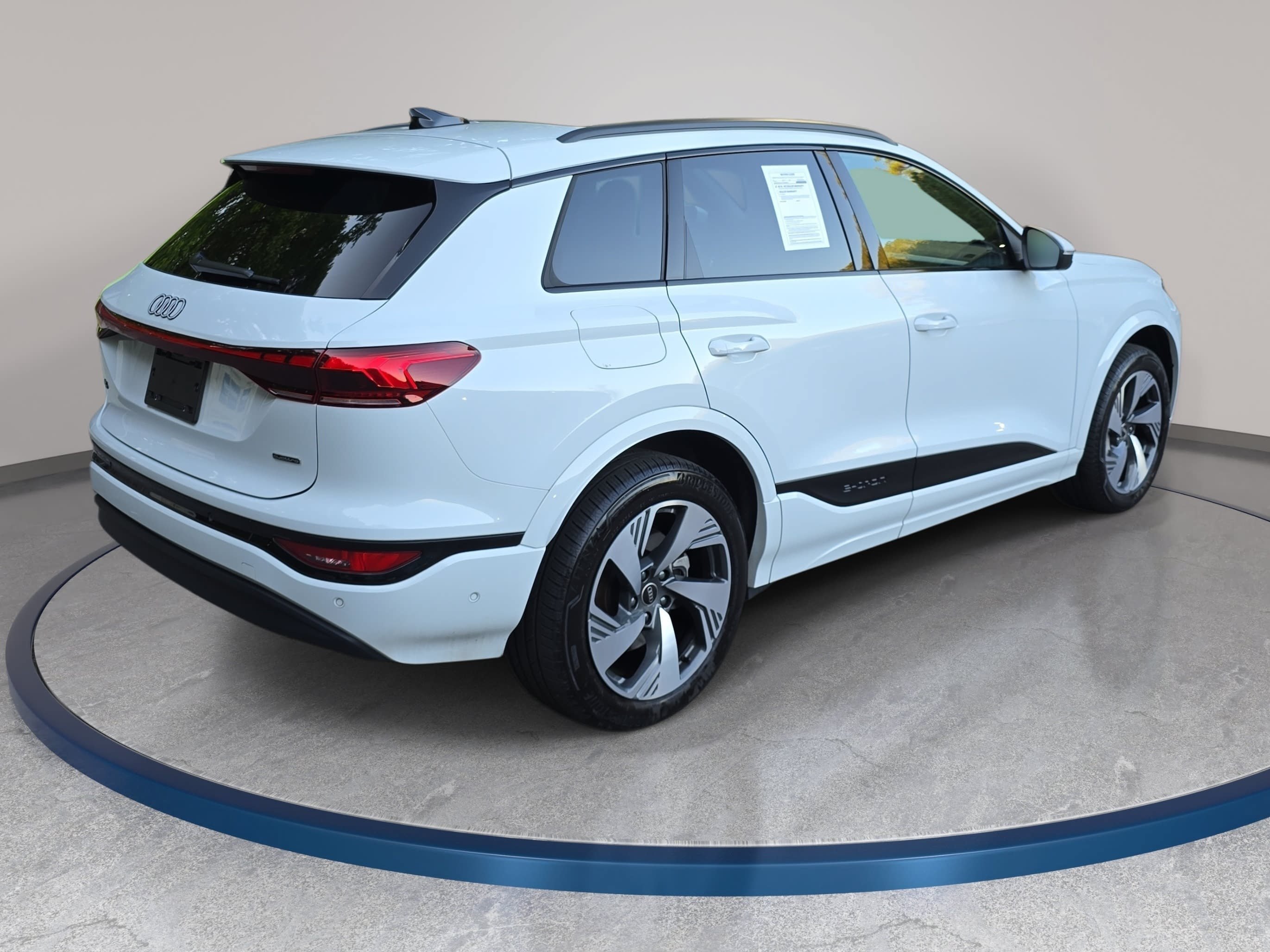 Used 2025 Audi Q6 e-tron Premium Plus w/ Premium Plus AWD/4WD image 5