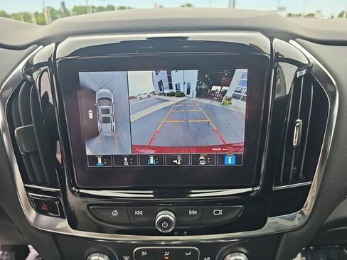 Used 2023 Chevrolet Traverse RS image 25