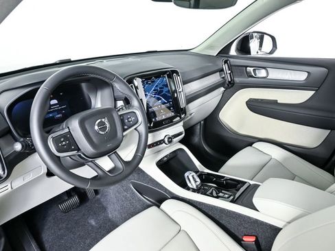 New 2026 Volvo XC40 B5 Plus w/ Protection Package Premier image 4