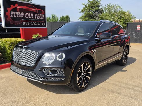 Used 2017 Bentley Bentayga AWD/4WD image 1