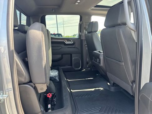 Used 2023 Chevrolet Silverado 1500 LT Trail Boss w/ LT Trail Boss Premium Package AWD/4WD image 15