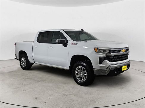 Used 2024 Chevrolet Silverado 1500 LT w/ Z71 Off-Road Package image 7