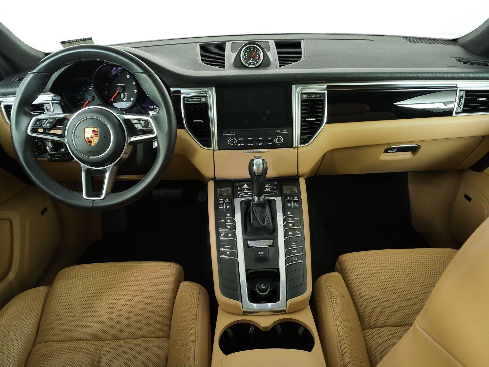 Used 2018 Porsche Macan AWD/4WD image 16